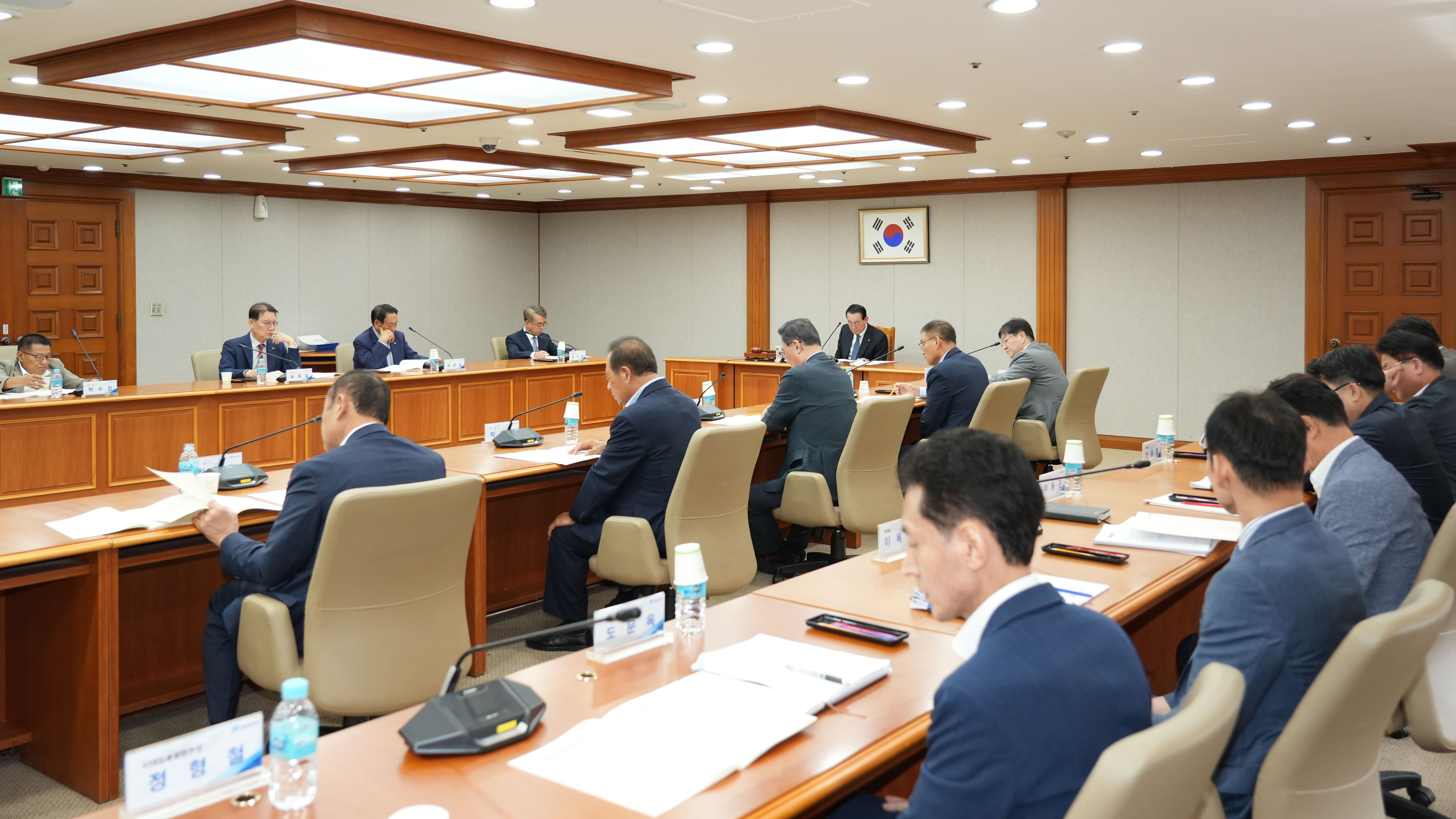 20250918 제 5차 이사회 (1).jpg 첨부 이미지