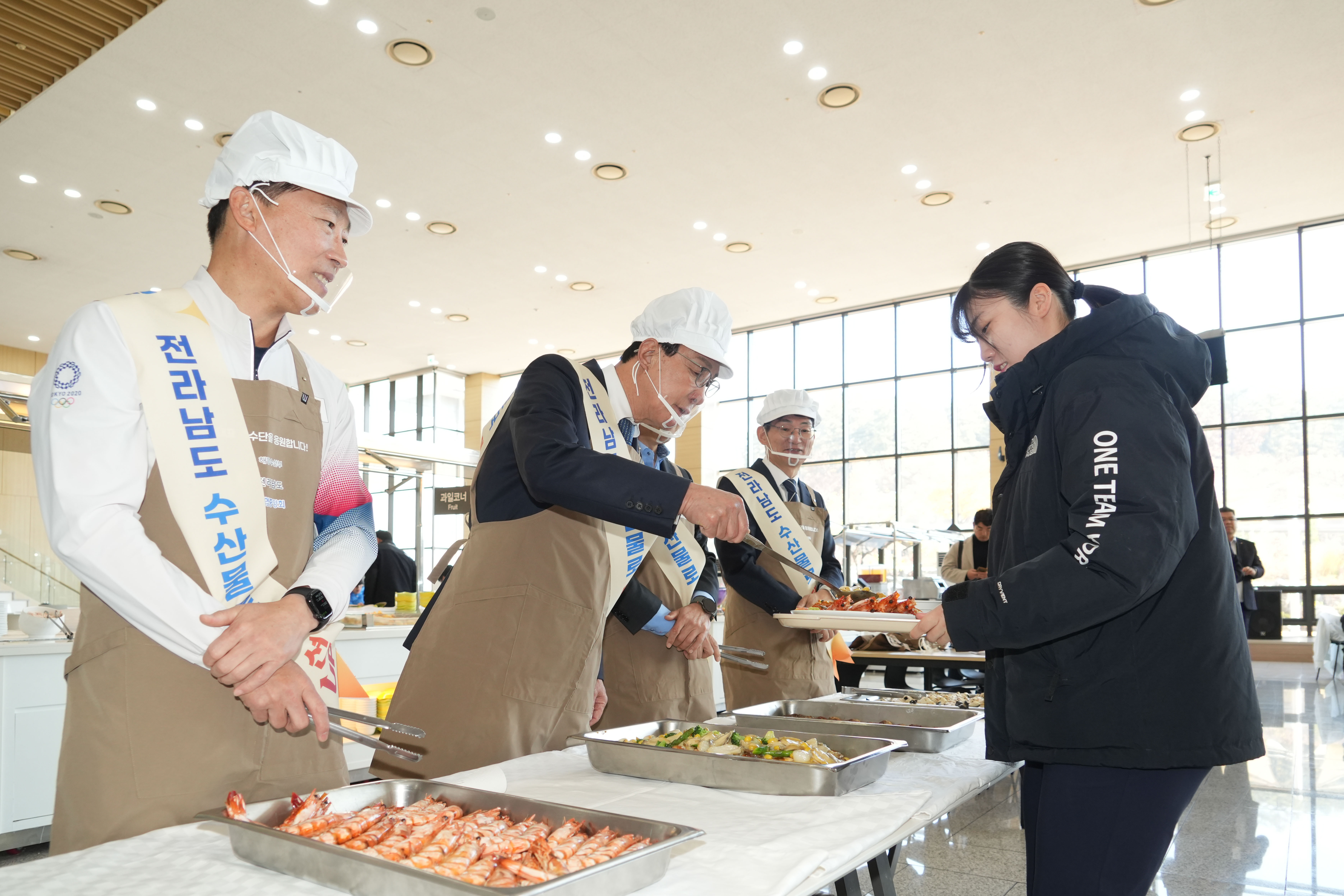 20251112 국가대표 선수촌 수산물 홍보대사 첨부 이미지
